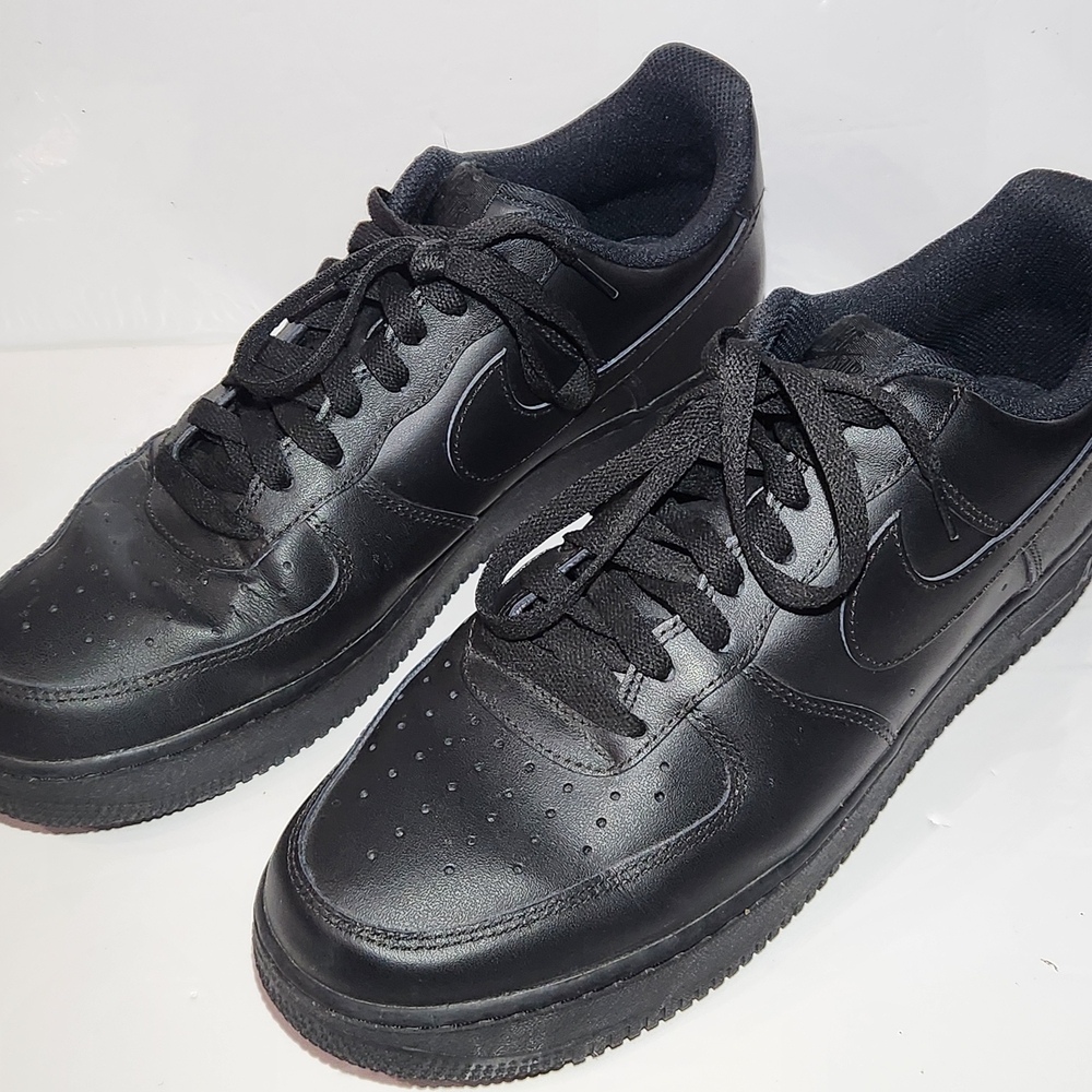 Men's Black Sneakers